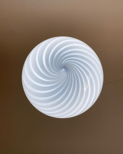 Murano loftslampe i en cloud blå farve med swirl rigadin 40 cm