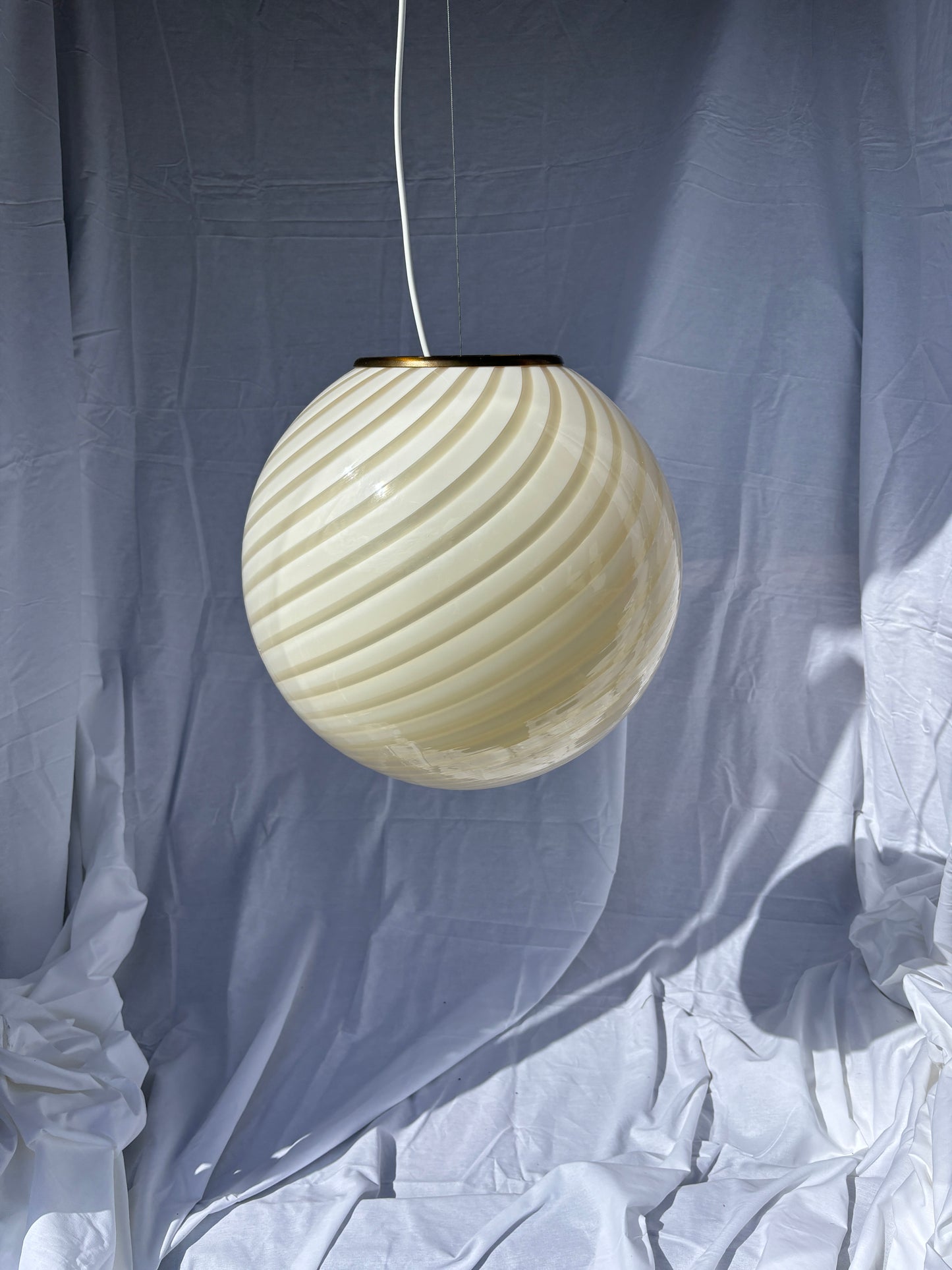 Sjælden vintage Murano pendel i gult og hvidt swirl 40 cm