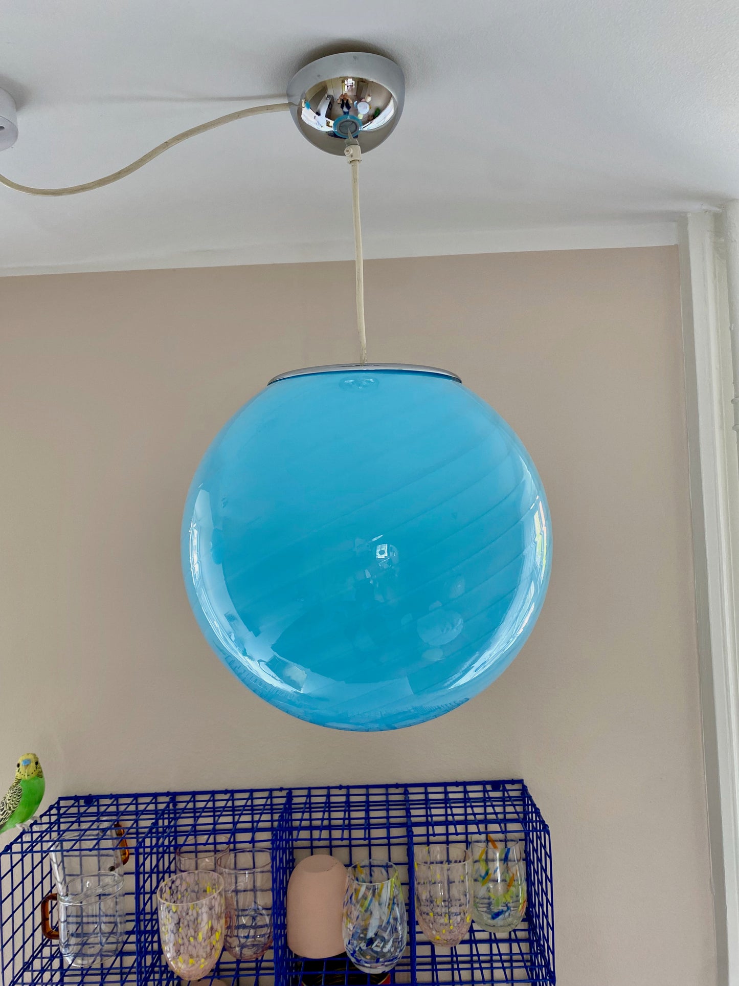 Lyseblå Murano loftslampe i swirl rigadin 30 cm