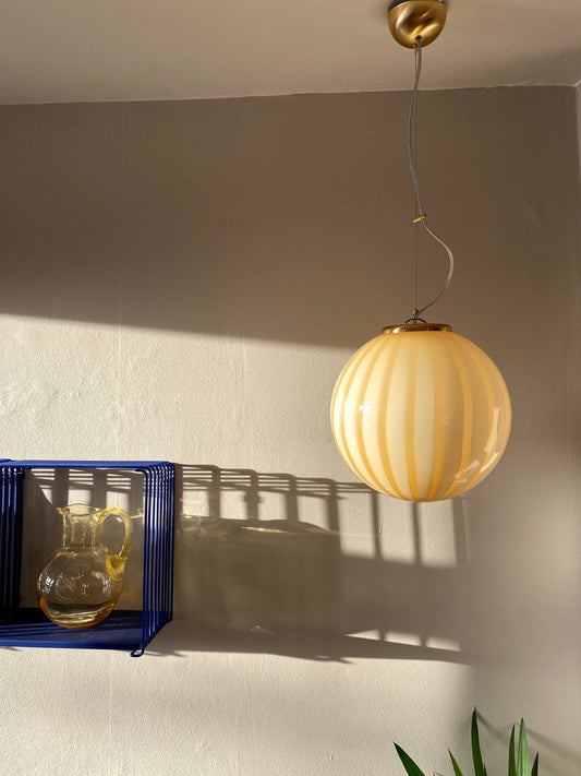 Murano loftslampe med gule vertikale striber i 30 cm