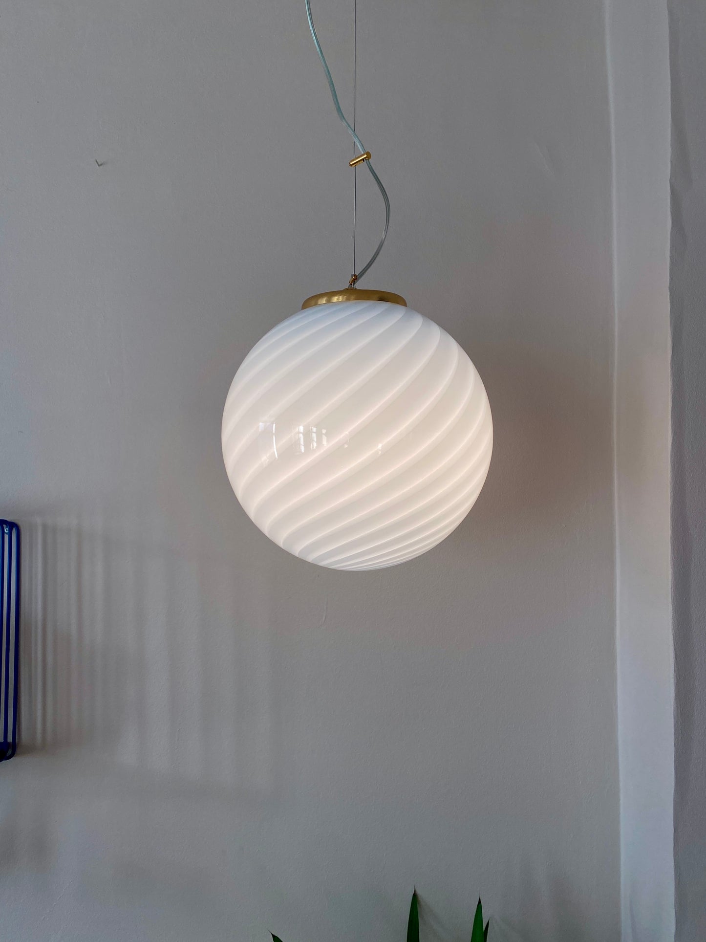 Murano loftslampe i en cloud blå farve med swirl rigadin 30 cm