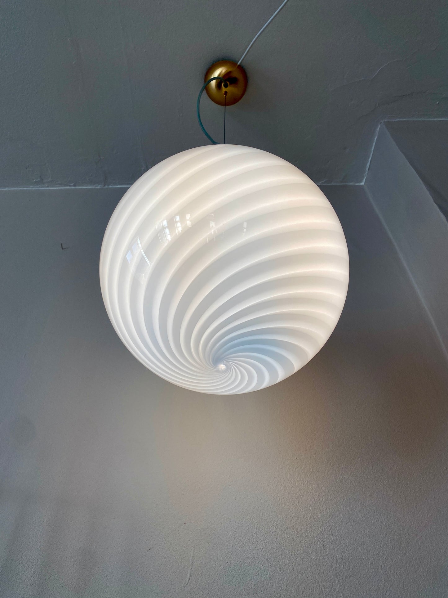 Murano loftslampe i en cloud blå farve med swirl rigadin 30 cm