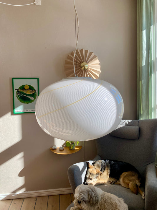 Vintage oval Murano loftlampe med hvid og gult swirl 50 cm