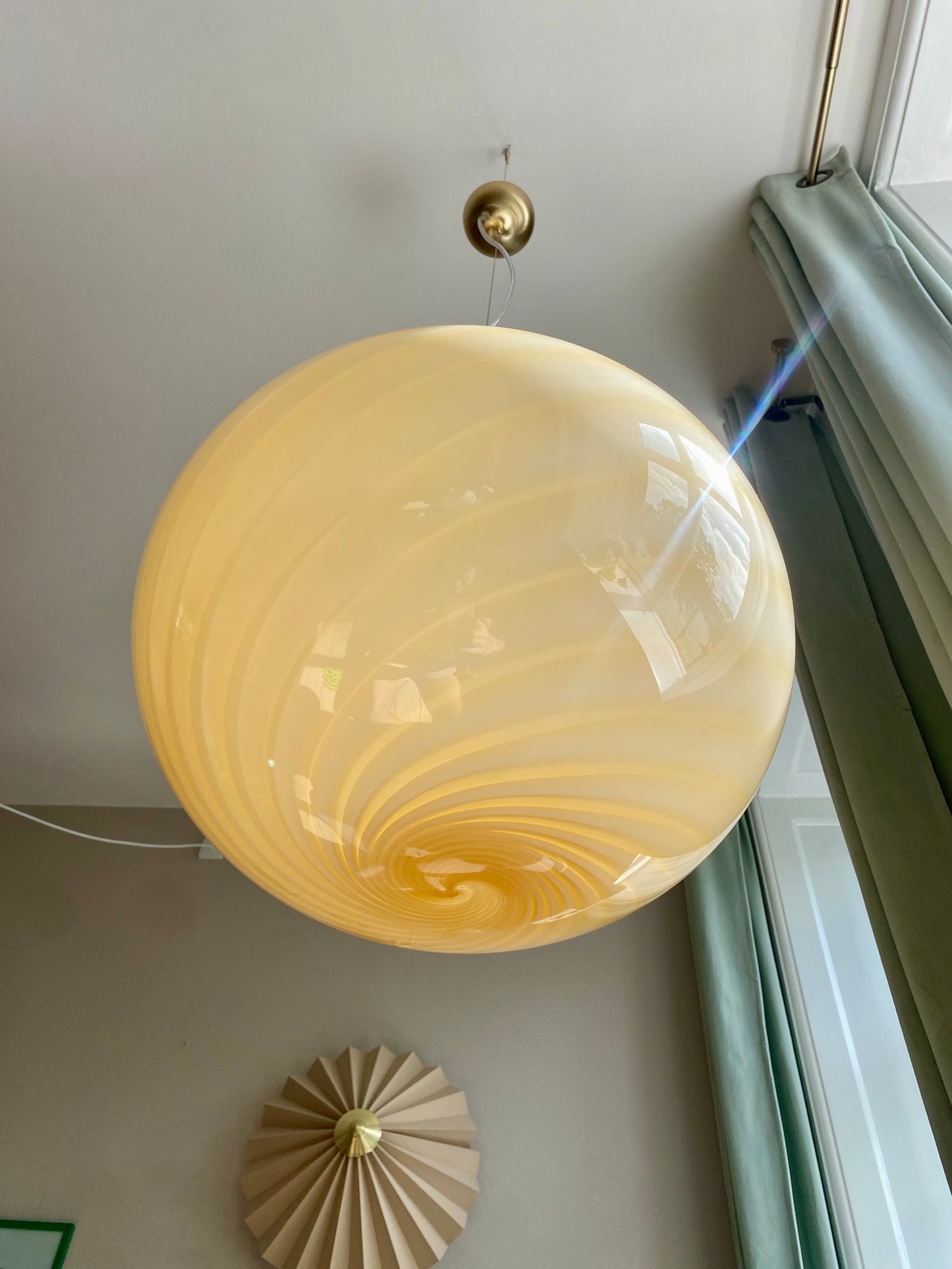 Oval Murano loftslampe i gul swirl rigadin 40 cm