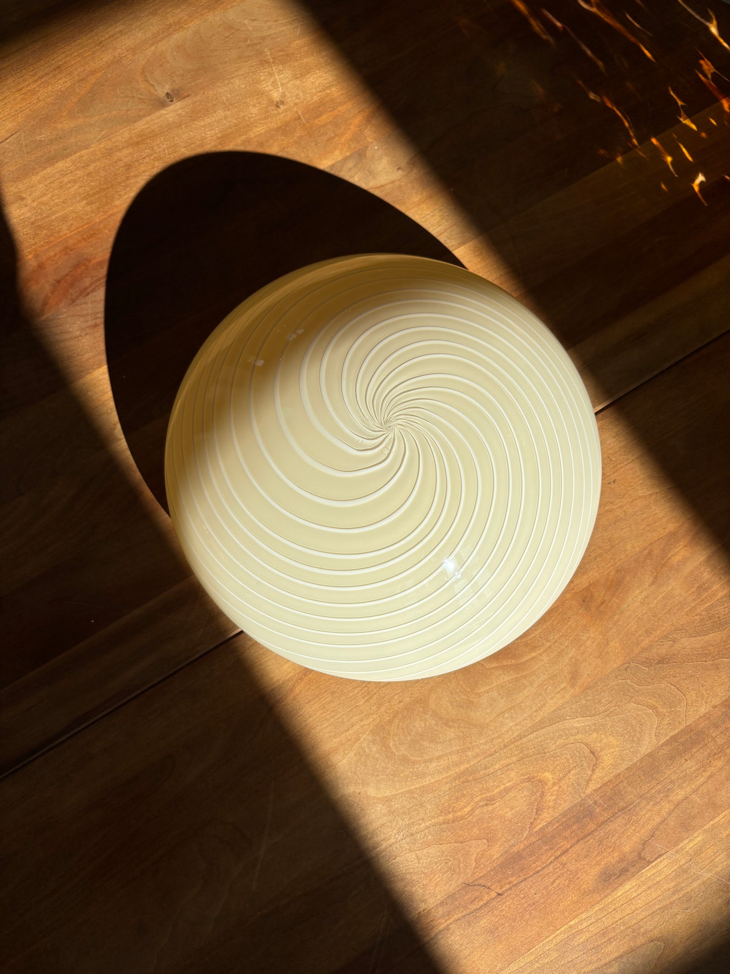 Vintage Murano plafond i cremegul med hvid swirl 30 cm