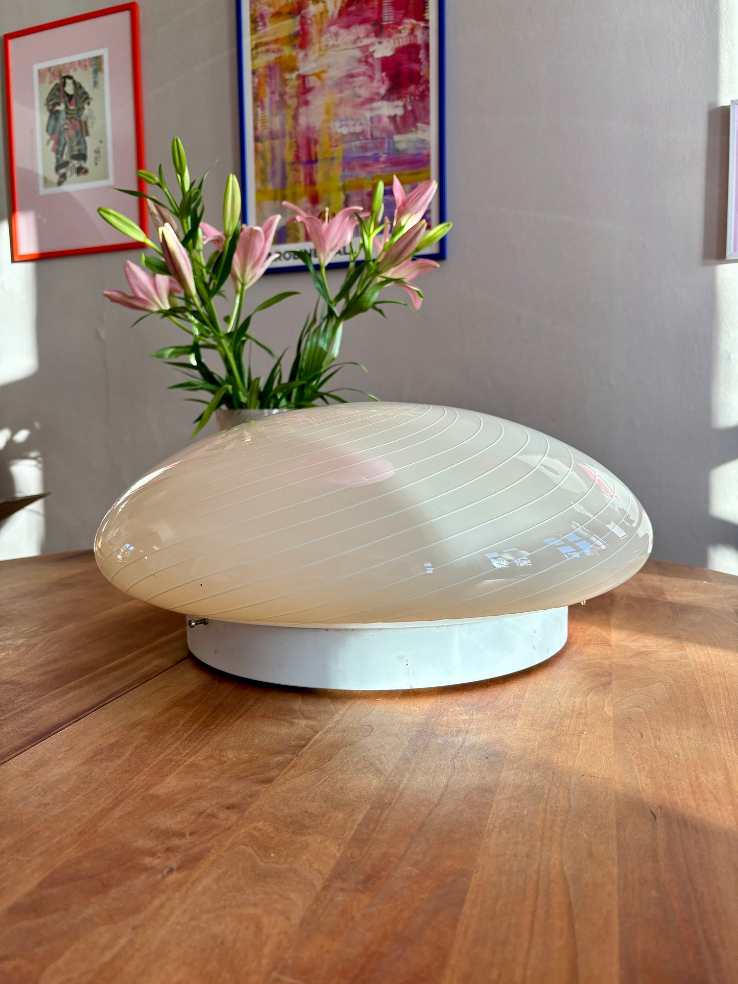 Kæmpe vintage cremegul plafond med hvidt swirl 50 cm