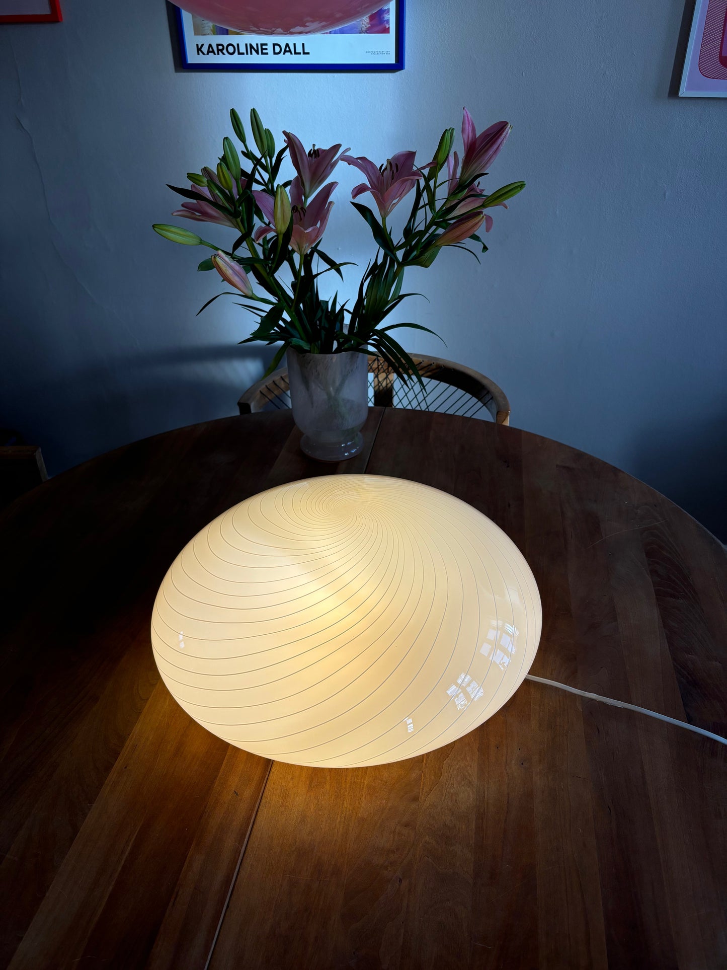 Kæmpe vintage cremegul plafond med hvidt swirl 50 cm