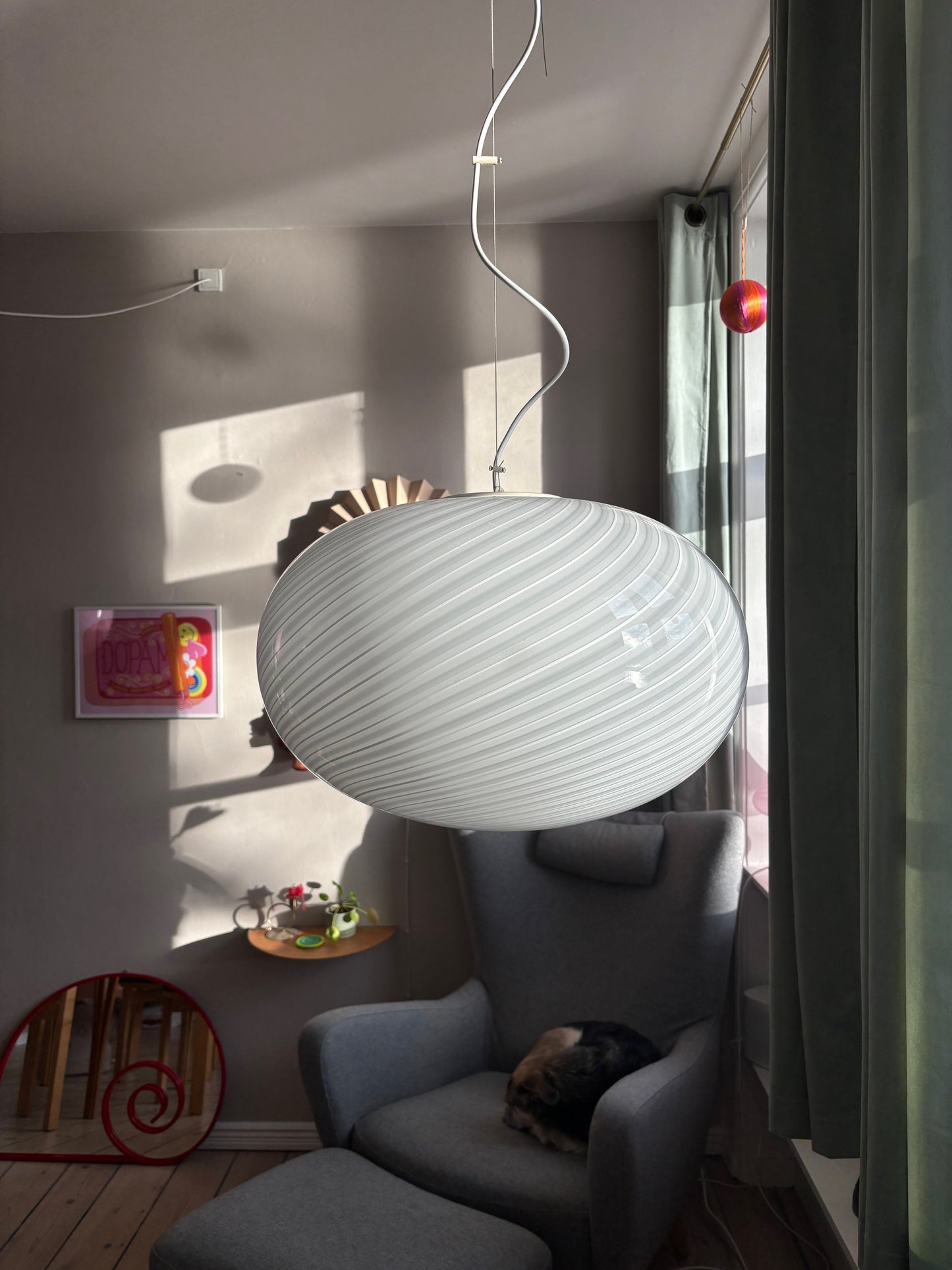 Vintage oval Murano loftslampe med hvidt og mørkt swirl i 50 cm