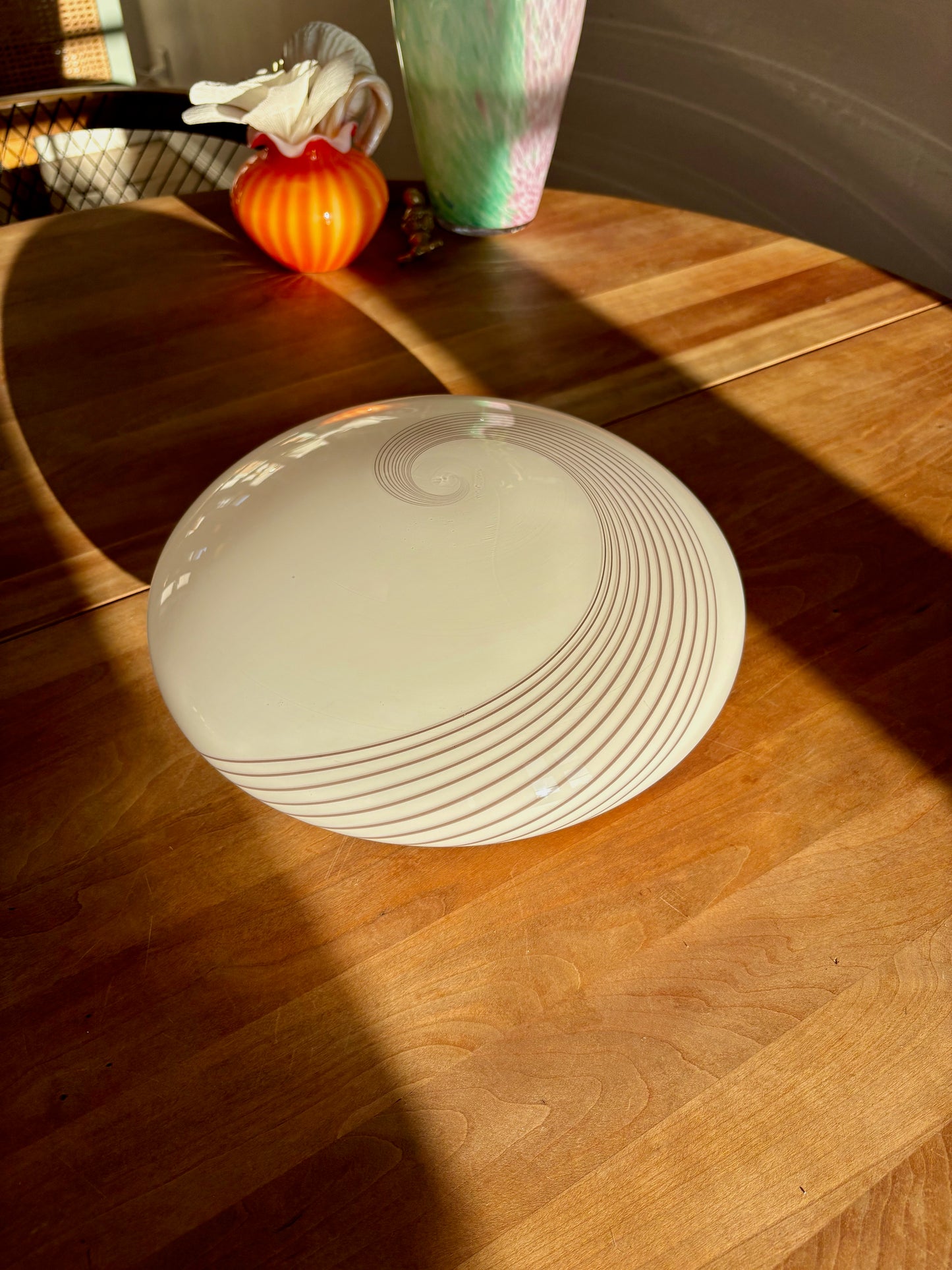 Vintage Murano plafond cremegul med rødbrunt swirl 30 cm