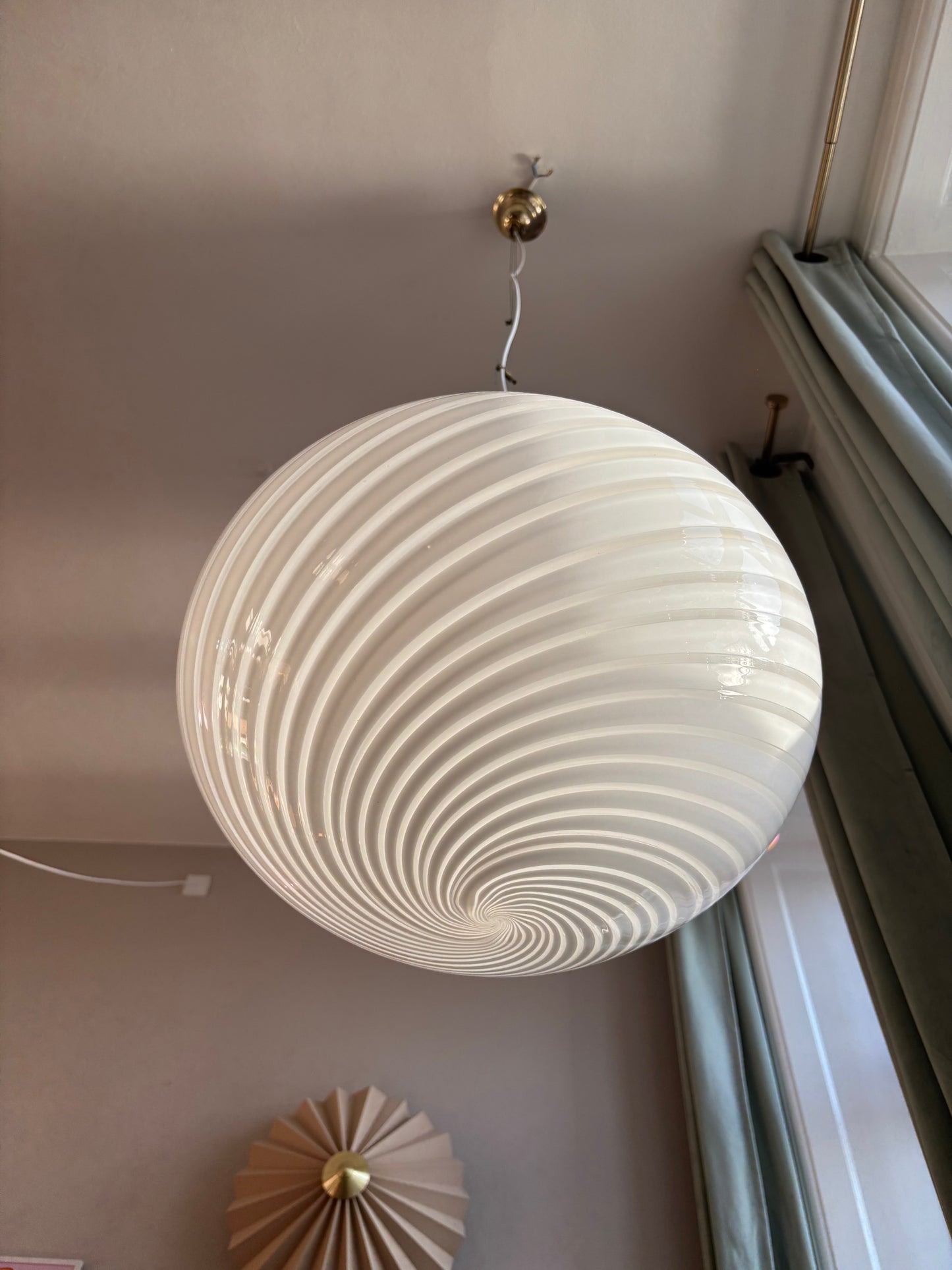 Vintage Murano pendel oval i hvid swirl 45 cm m. signatur