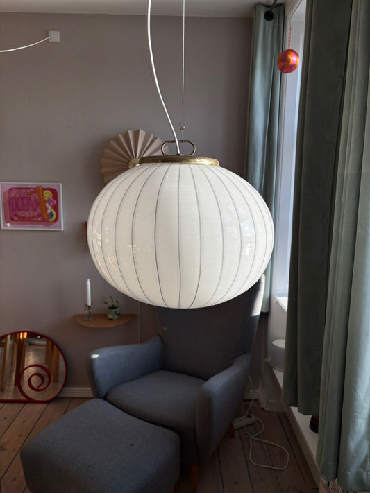 Vintage Murano pendel oval med sorte vertikalt mønster 45 cm