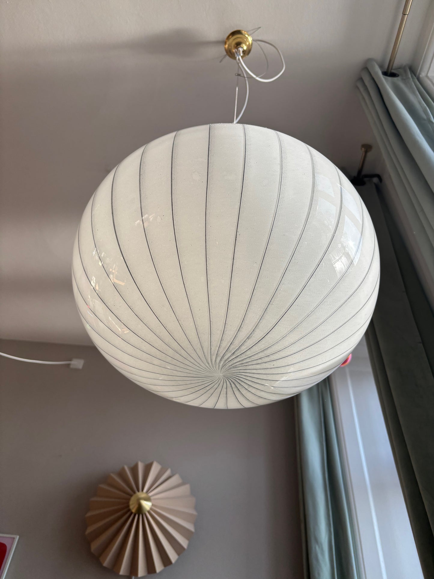 Vintage Murano pendel oval med sorte vertikalt mønster 45 cm