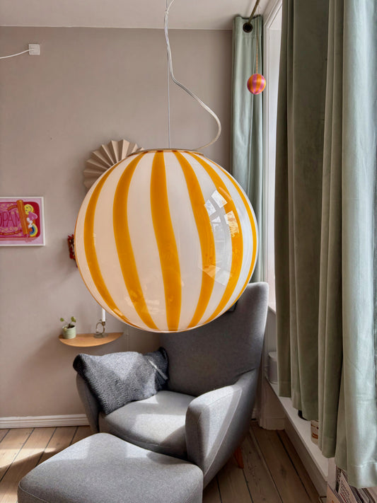 Murano loftslampe i amber gul med vertikale striber i 40 cm