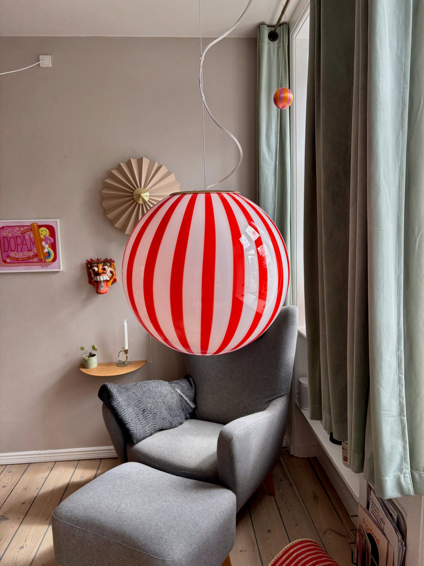 Murano loftslampe med røde vertikale striber i 40 cm