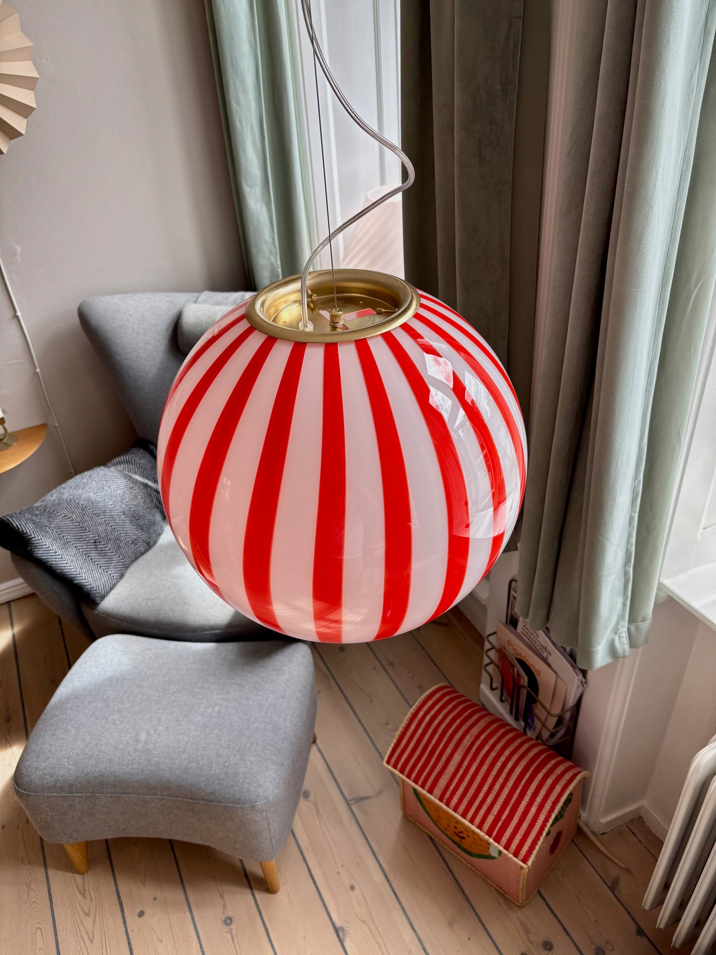 Murano loftslampe med røde vertikale striber i 40 cm