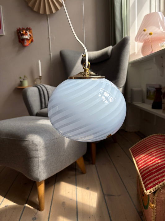 Vintage Murano pendel i lyseblå swirl 21 cm