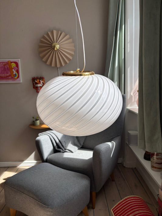 Vintage oval Murano pendel i hvid swirl 40 cm