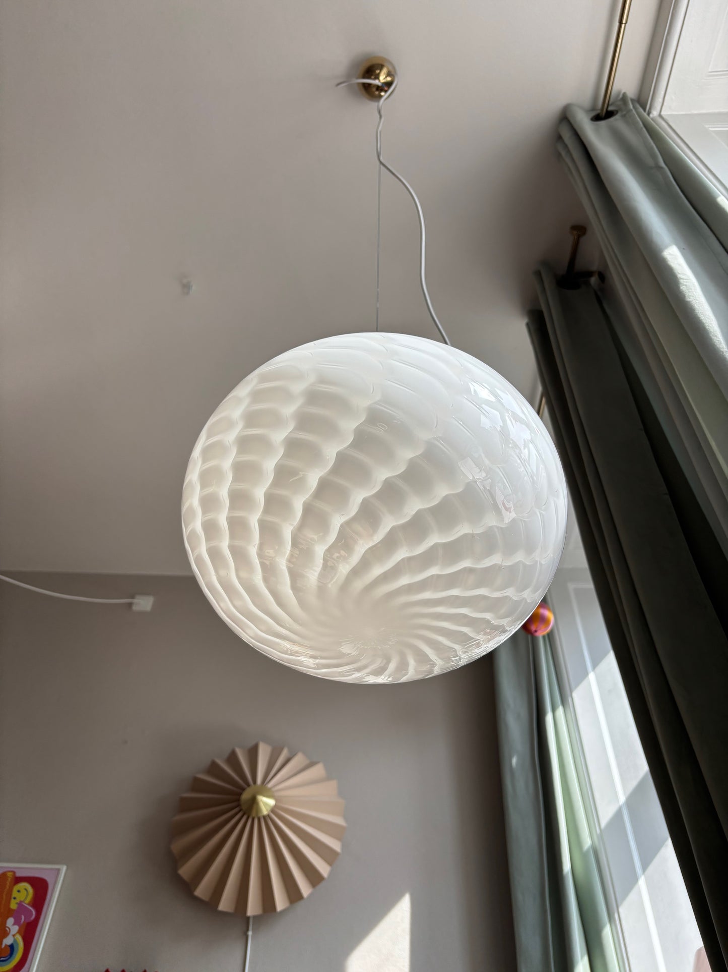 Vintage De Majo Murano loftslampe med peacock mønster ca 35 cm
