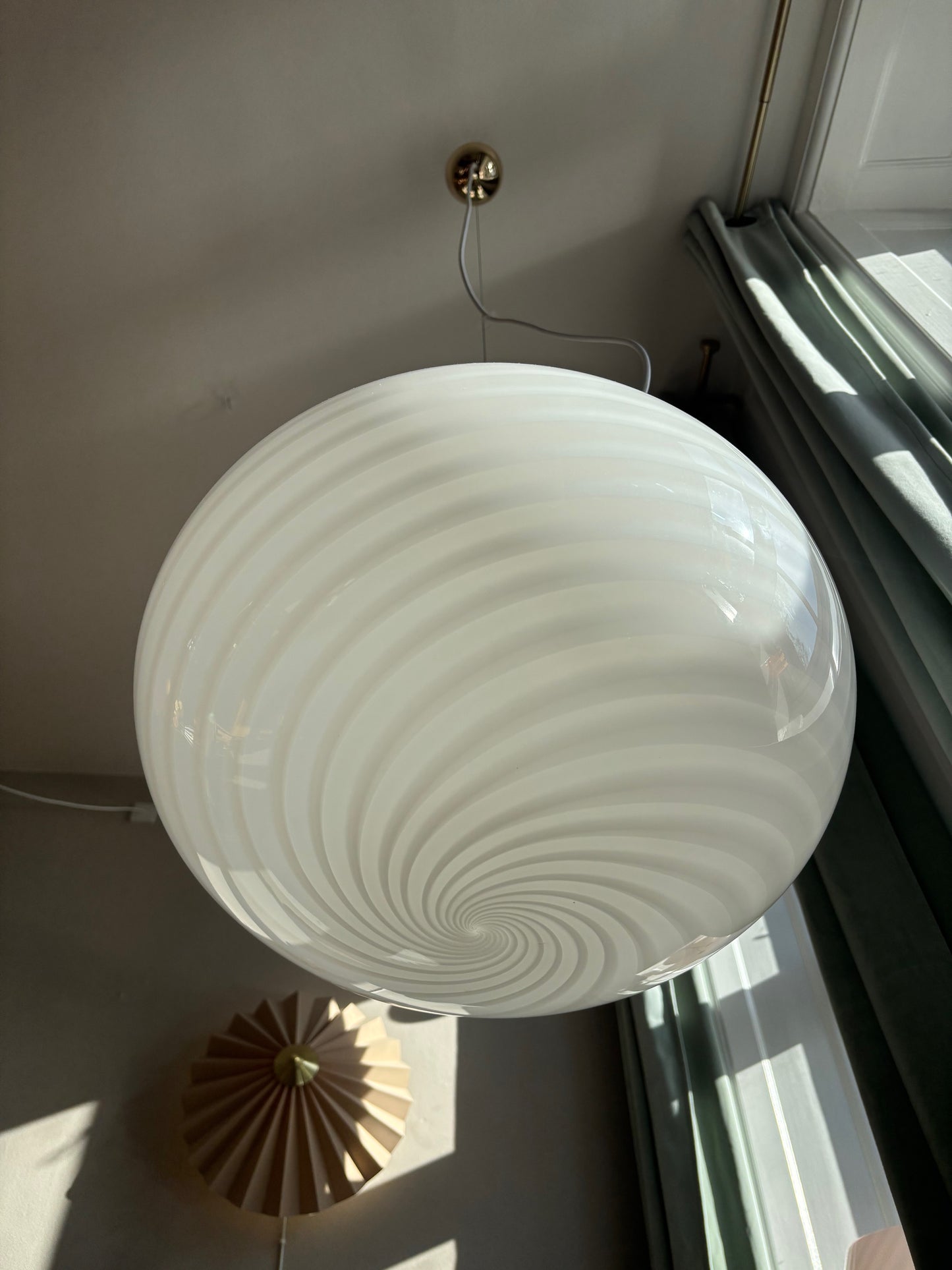 Vintage Murano pendel oval i hvid swirl 45 cm
