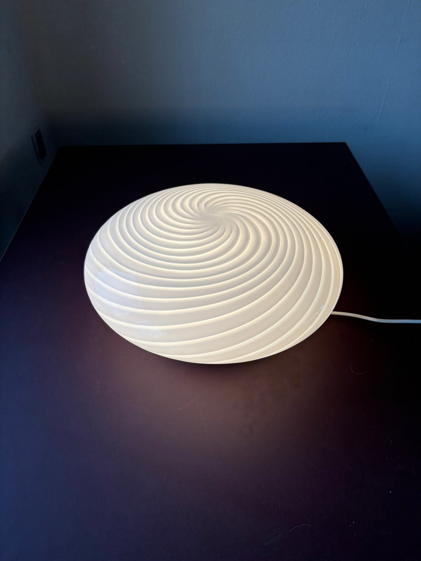 Vintage De Majo Murano plafond med hvidt swirl 36 cm med indgravering