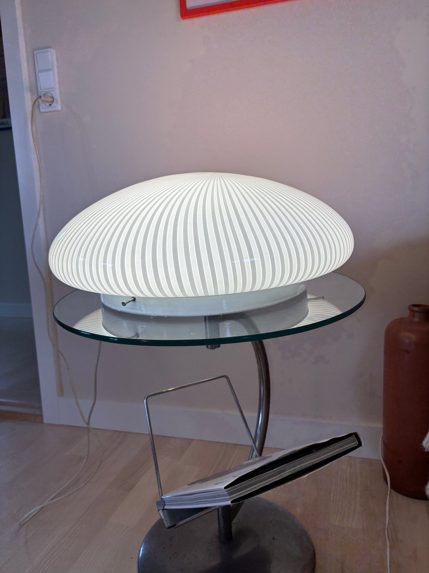 Kæmpe vintage Murano plafond med hvide vertikale striber 50 cm