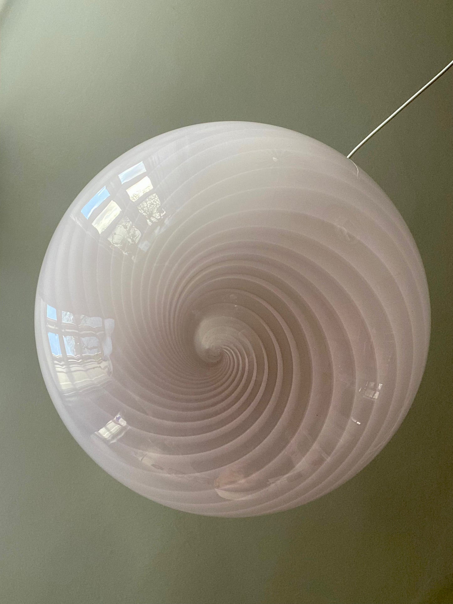 Murano loftslampe i lysrerødt swirl 40 cm