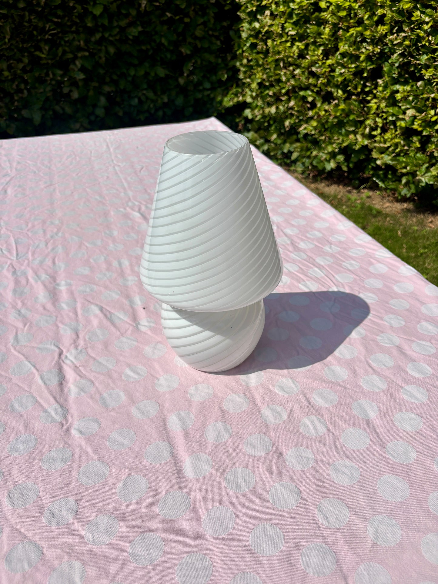 Vintage Murano mushroom i hvid swirl 32 cm