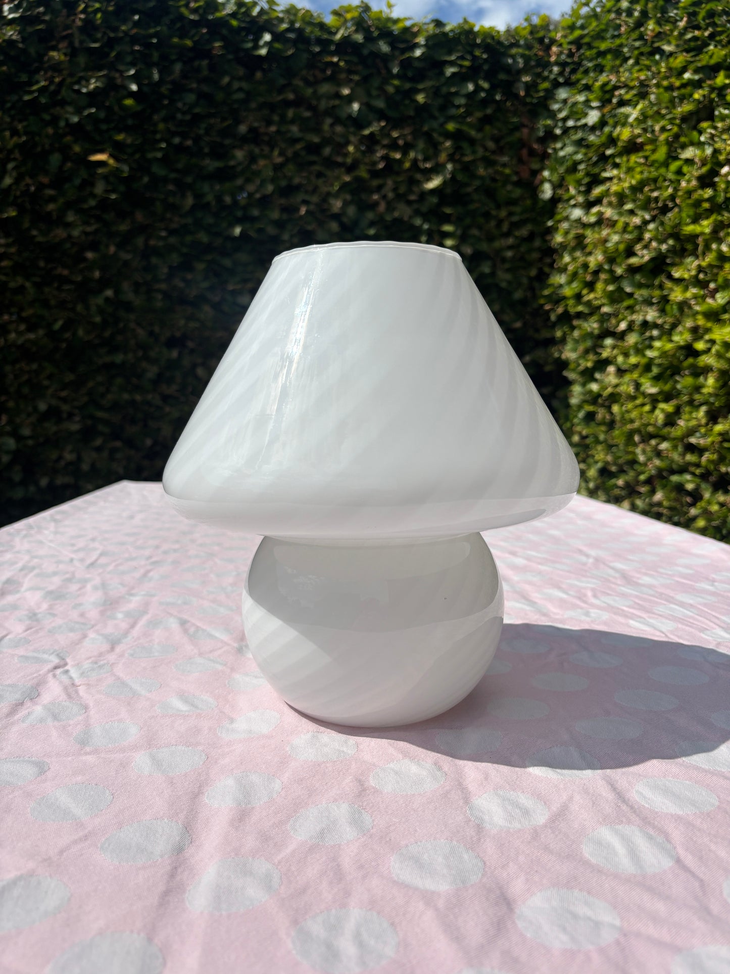 Vintage Murano mushroom i hvid swirl 28 cm