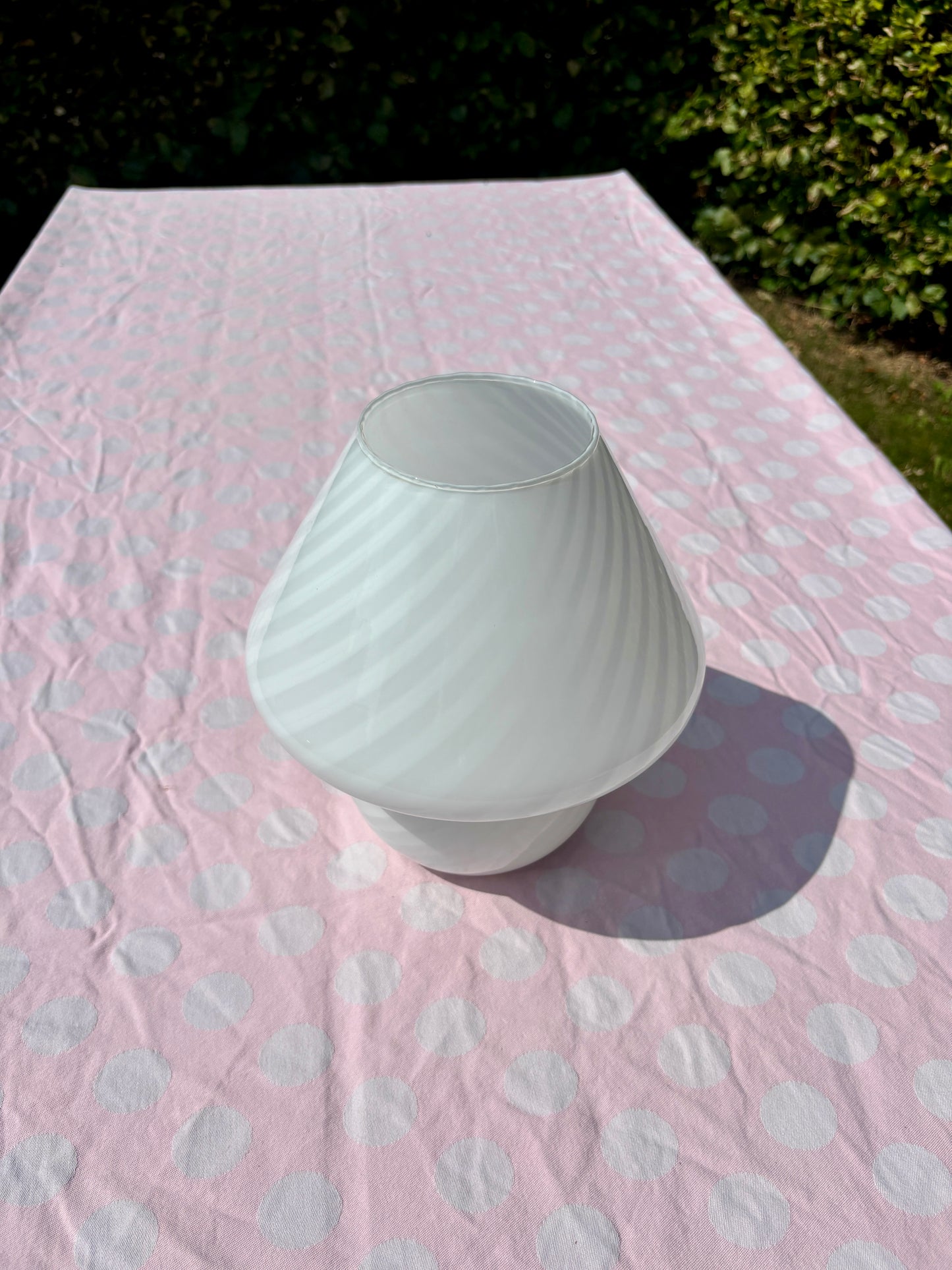 Vintage Murano mushroom i hvid swirl 28 cm