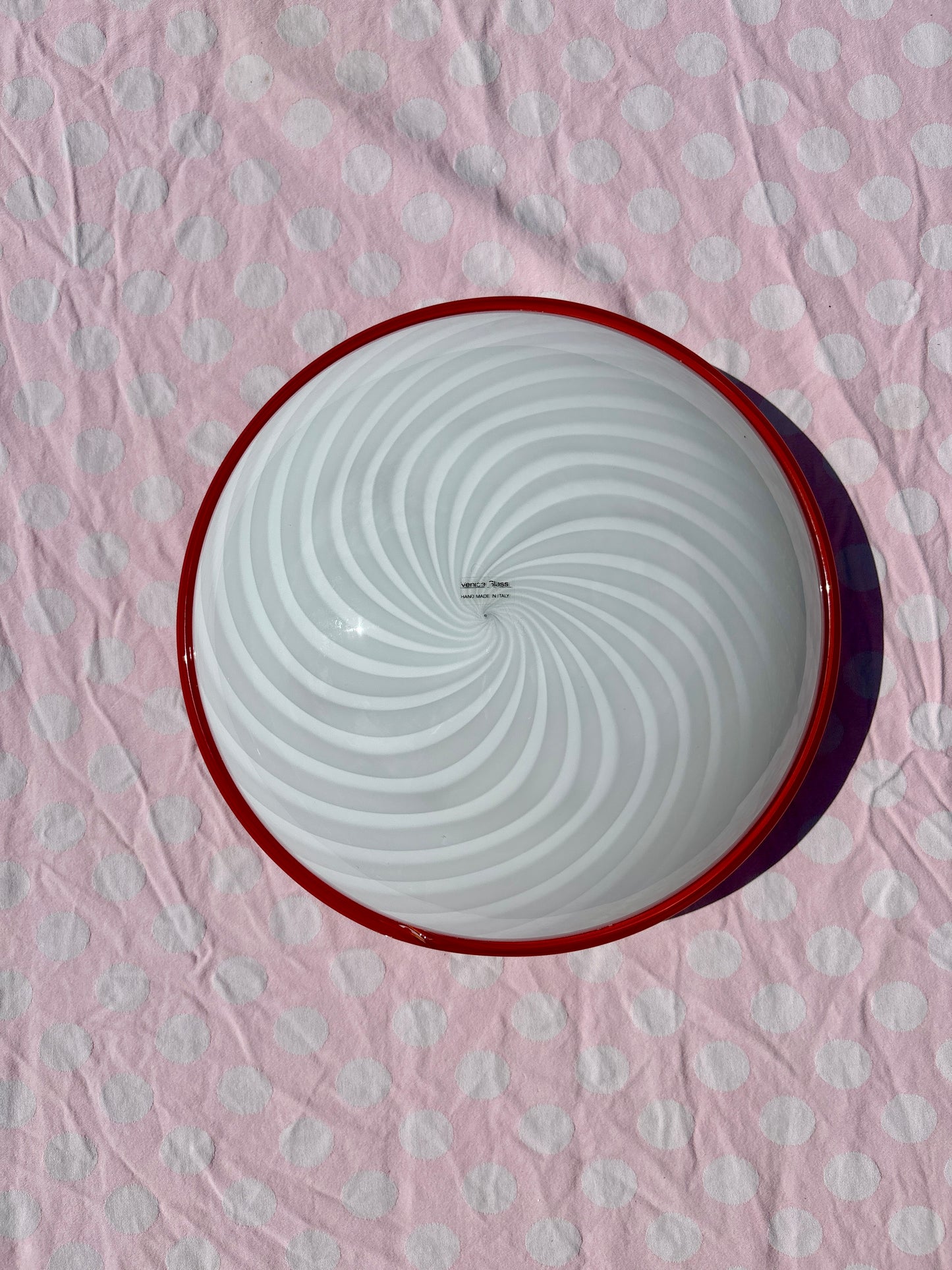 Vintage Murano plafond med hvidt swirl og rød kant 40 cm