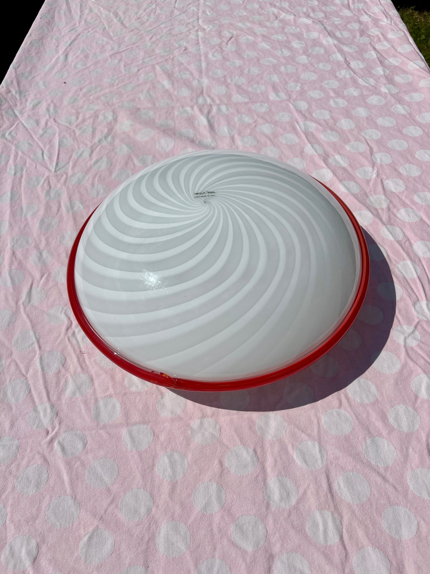 Vintage Murano plafond med hvidt swirl og rød kant 40 cm