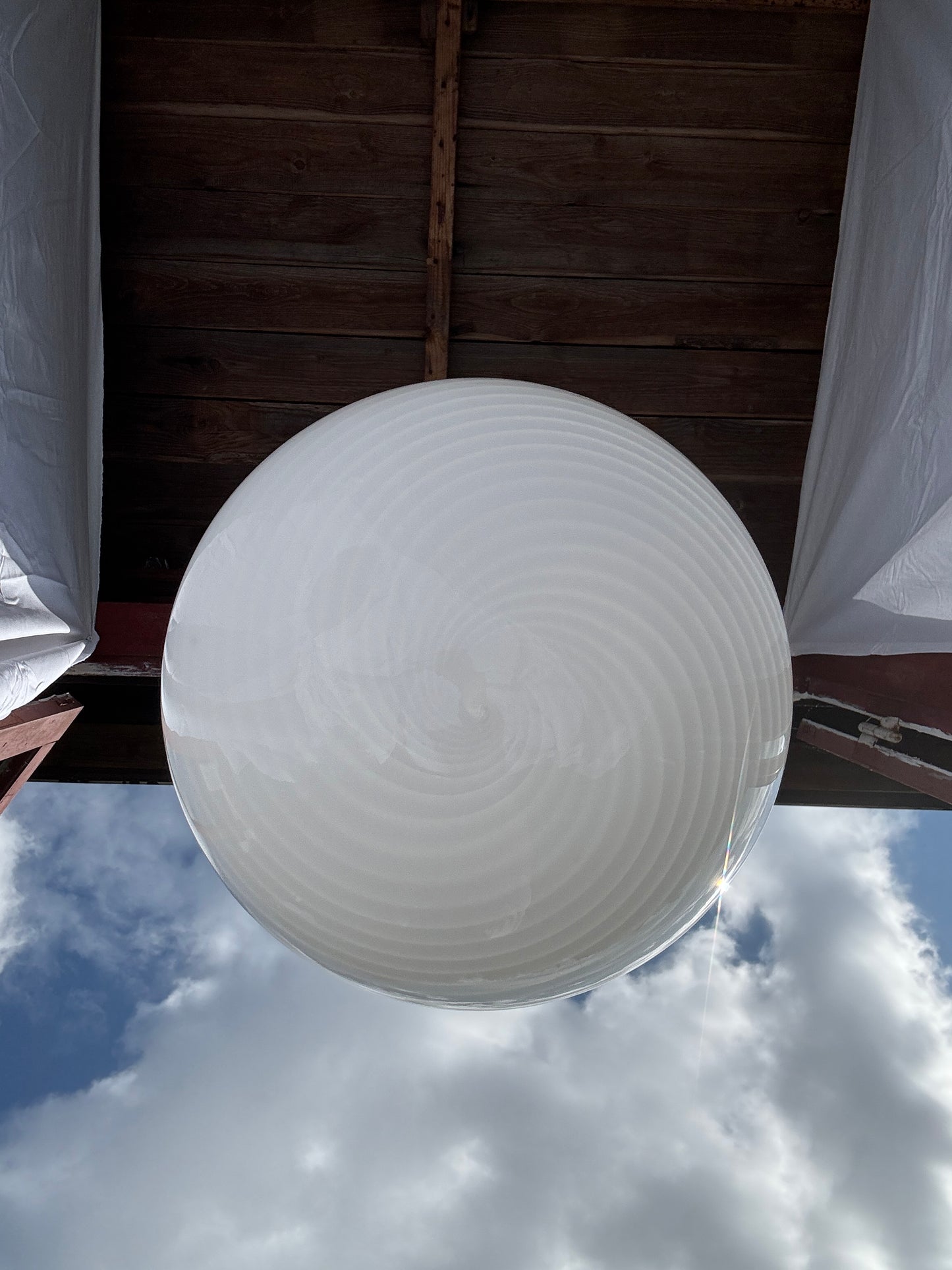 Vintage Murano pendel oval med hvid swirl 40 cm