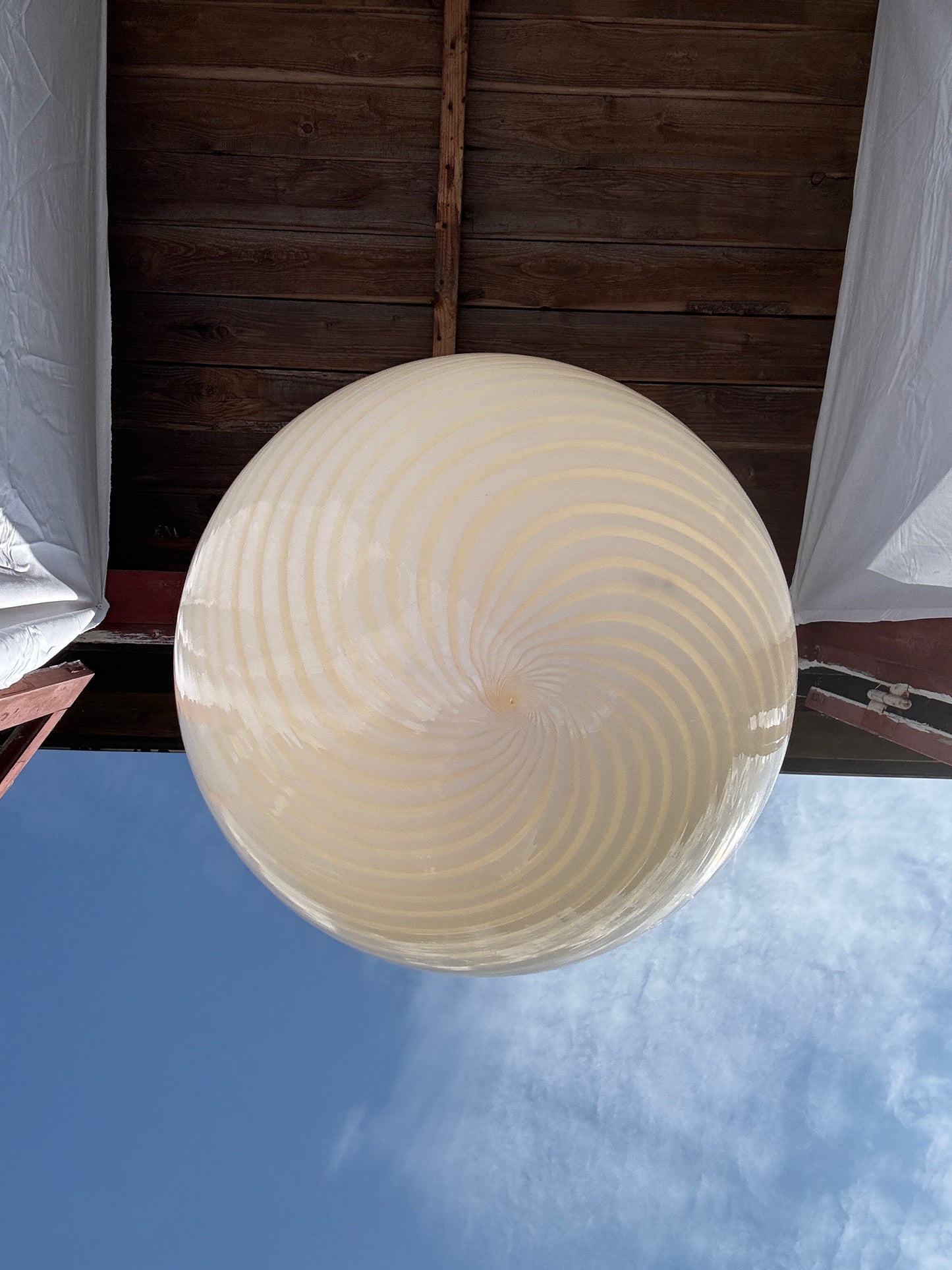 Sjælden vintage Murano pendel i gult og hvidt swirl 40 cm