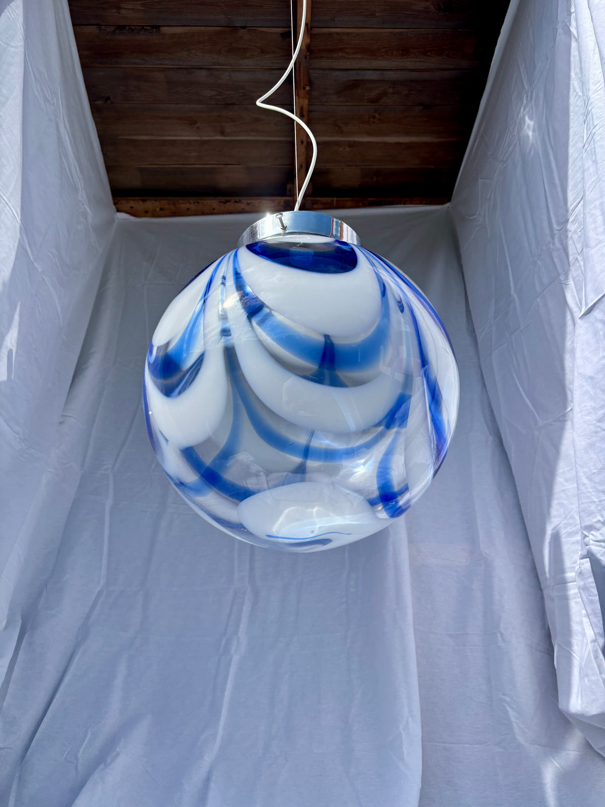 Vintage Murano pendel blåt og hvidt mønster 40 cm