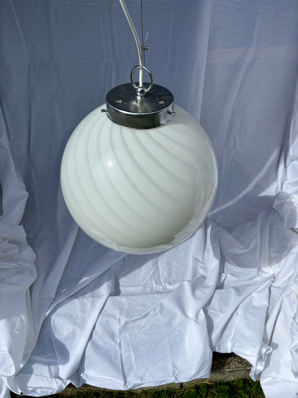 Vintage Murano pendel rund med hvidt swirl 35 cm