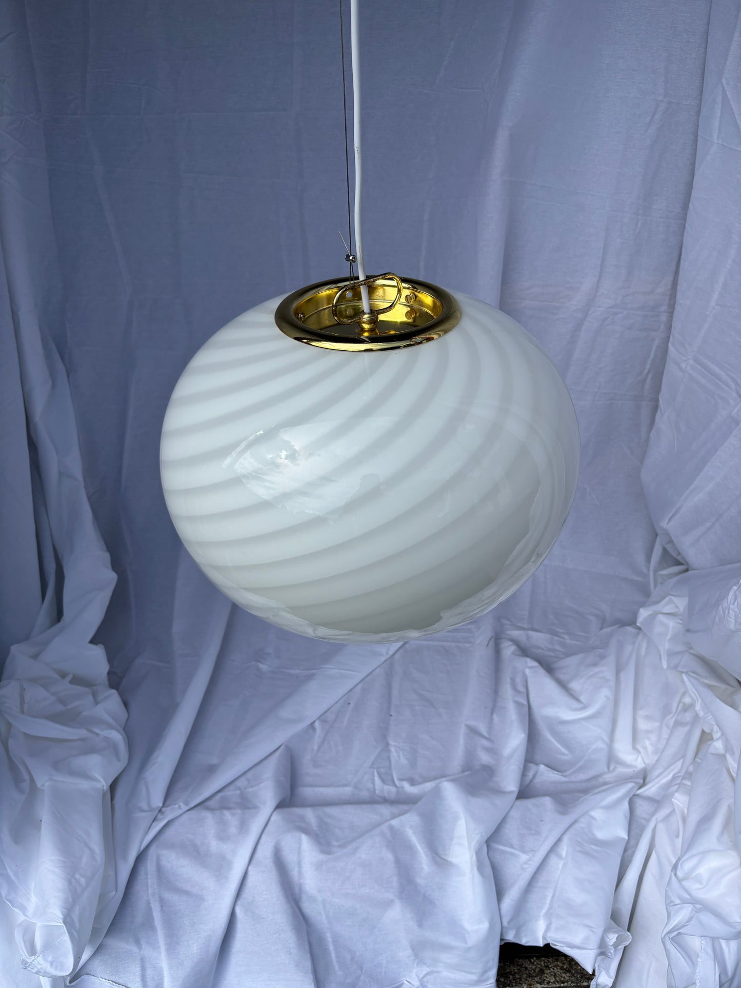 Vintage Murano pendel oval med hvid swirl 43 cm