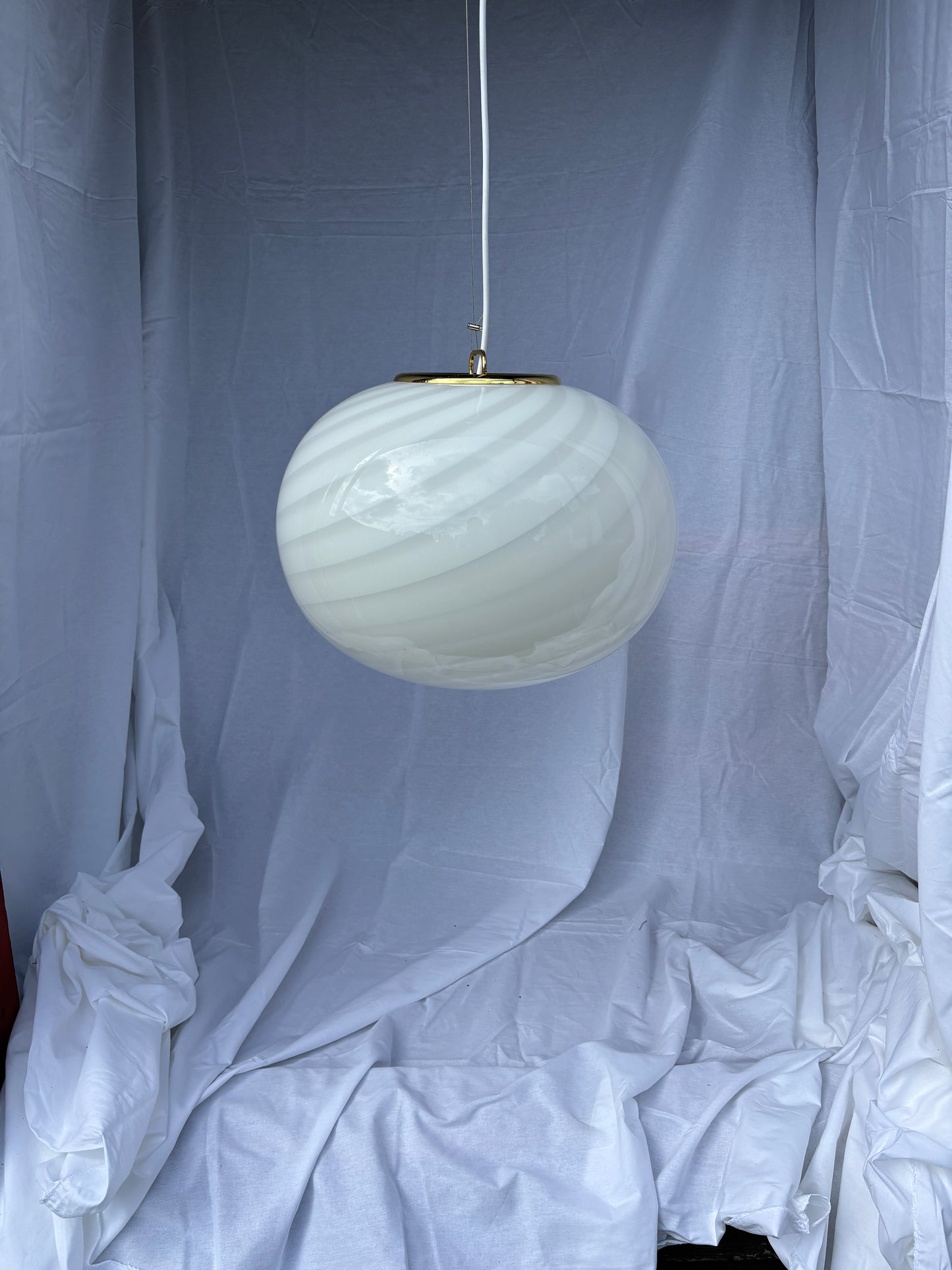 Vintage Murano pendel oval med hvid swirl 43 cm
