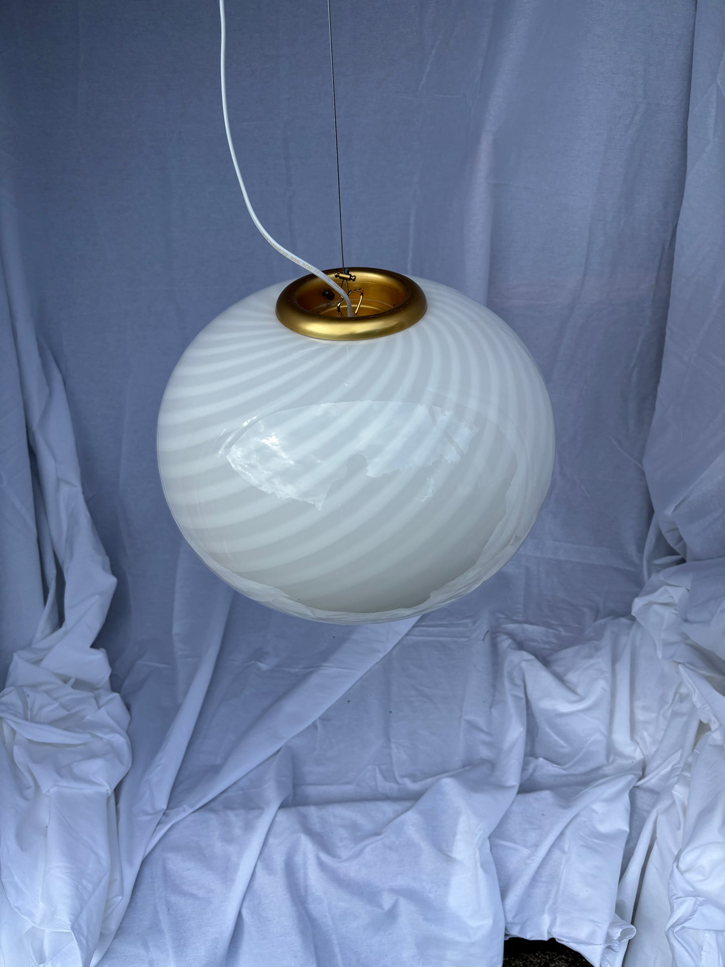 Vintage Murano pendel oval med hvid swirl 40 cm