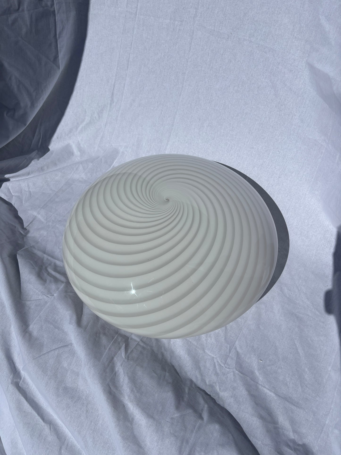 Kæmpe vintage Murano plafond med hvidt swirl 50 cm