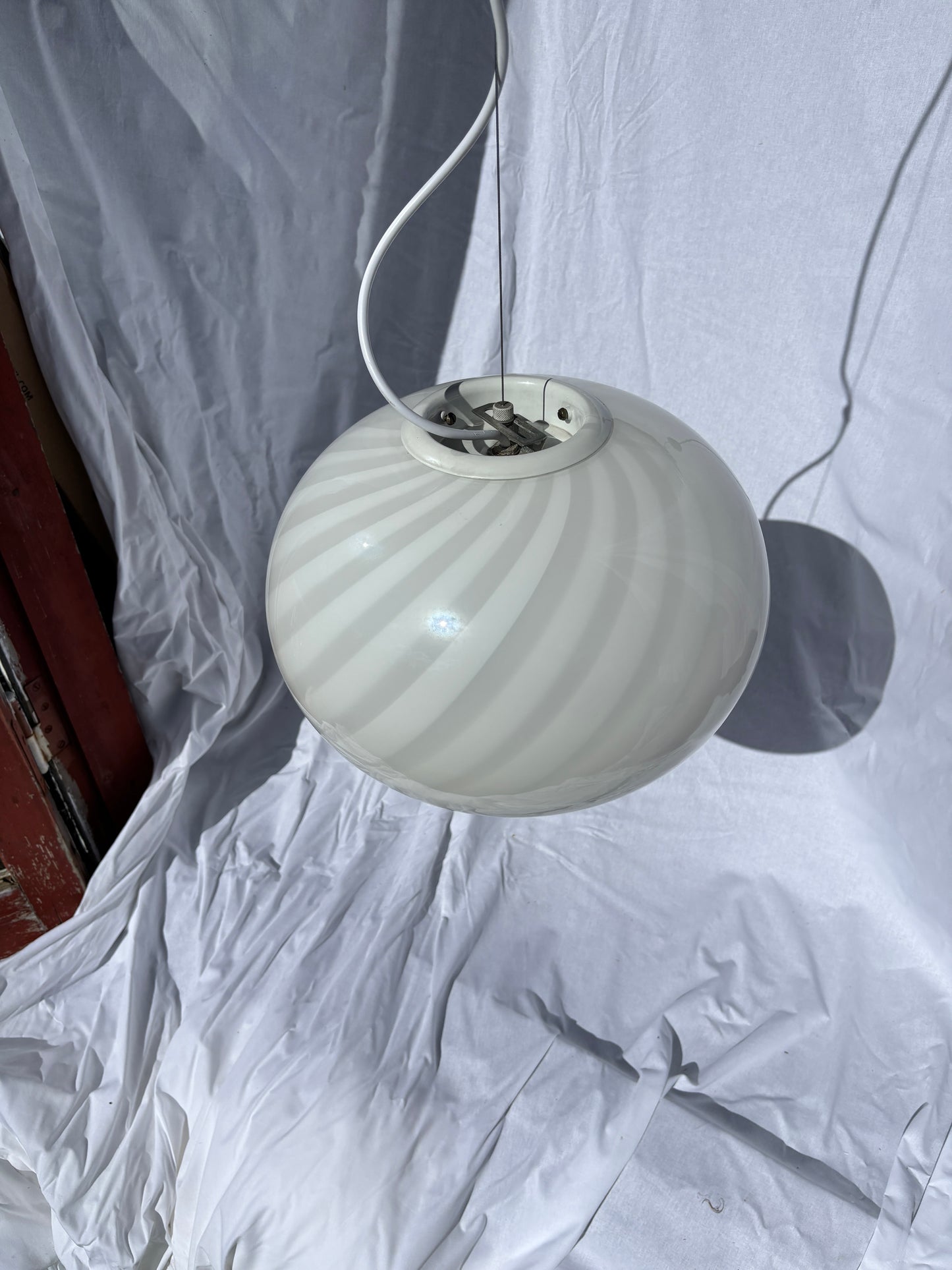 Vintage Murano pendel oval med hvid swirl 35 cm