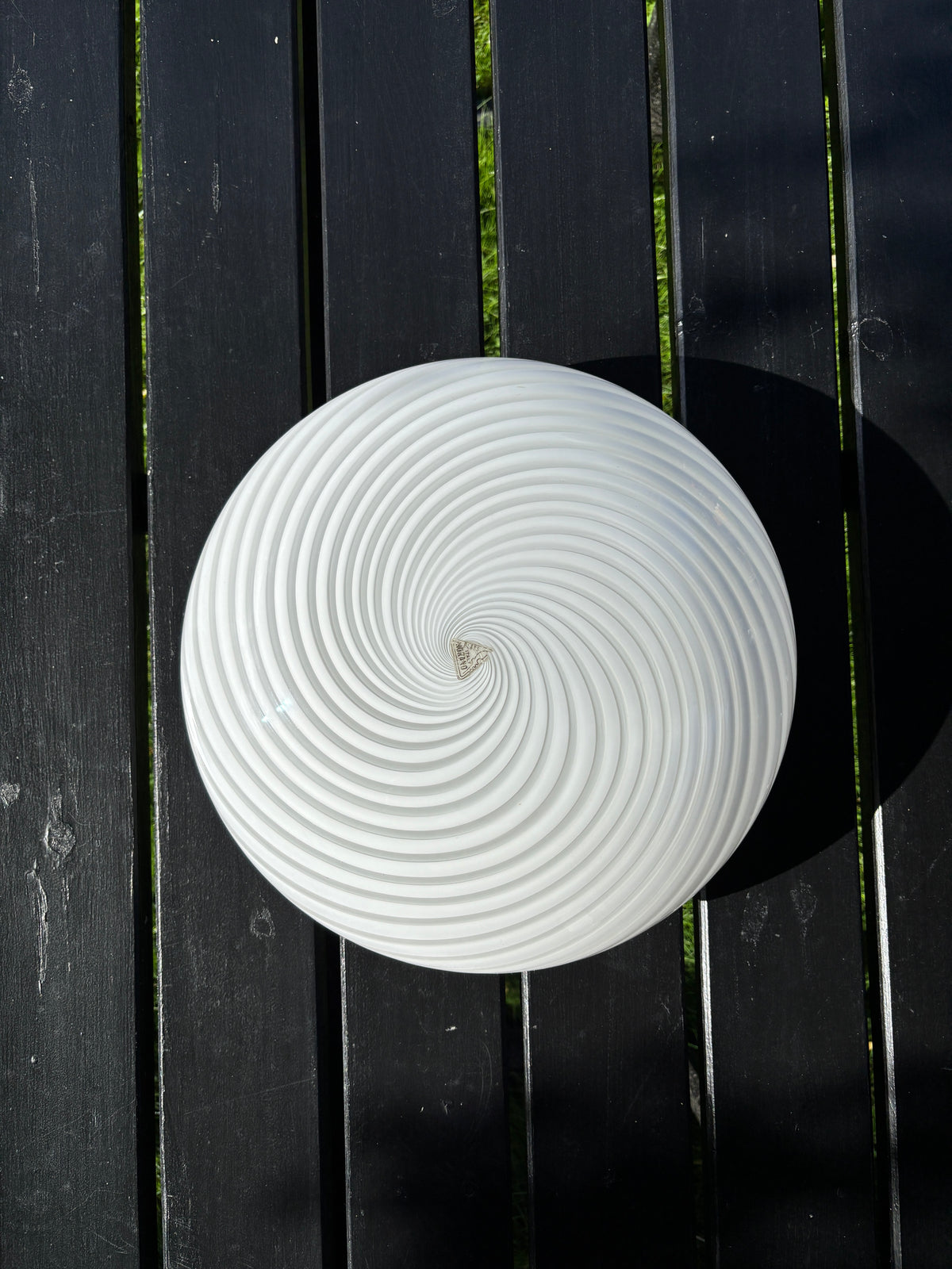 Vintage Murano plafond i hvid swirl 38 cm med originalt Murano klistermærke.