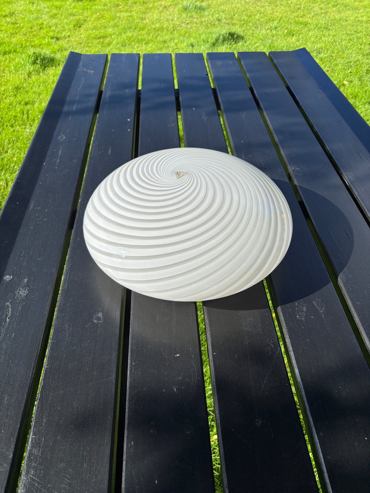 Vintage Murano plafond i hvid swirl 38 cm med originalt Murano klistermærke.