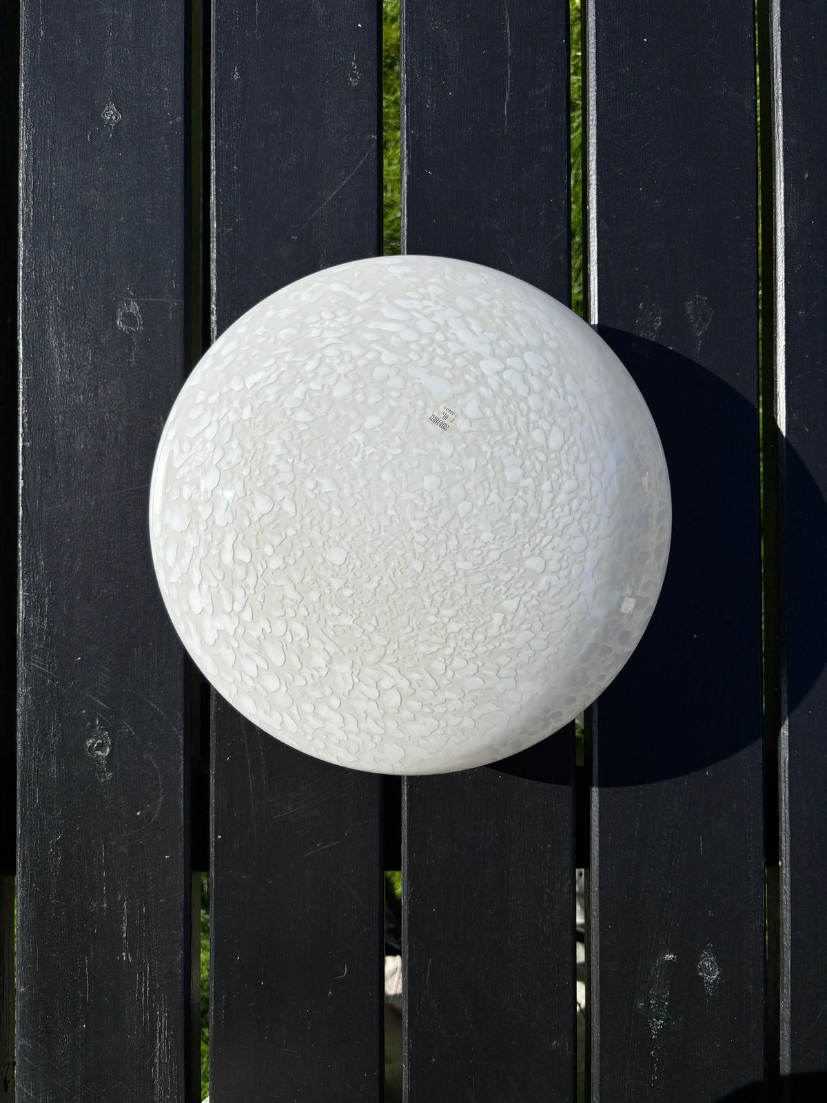 Vintage Murano plafond  i en smuk hvid farve med perlemor mønster 30 cm