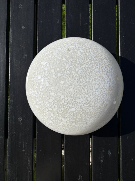Vintage Murano plafond  i en smuk hvid farve med perlemor mønster 40 cm