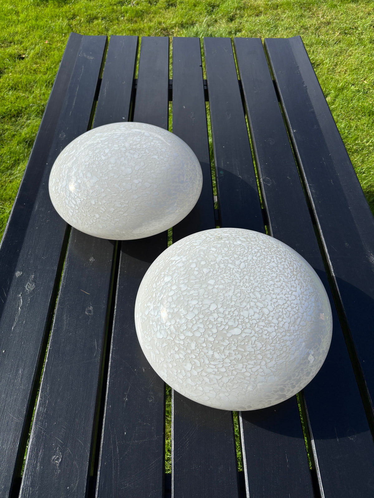 Vintage Murano plafond  i en smuk hvid farve med perlemor mønster 40 cm