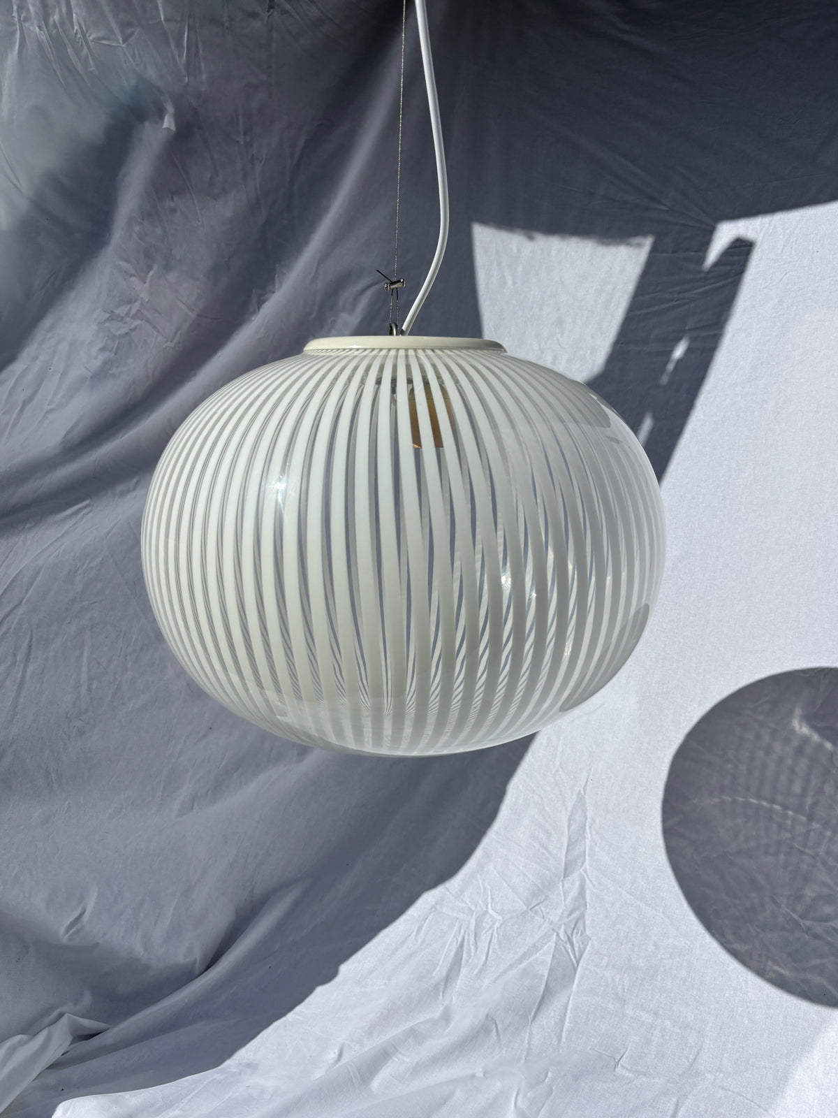 Vintage Murano pendel med hvide striber 40 cm af Aureliano Toso