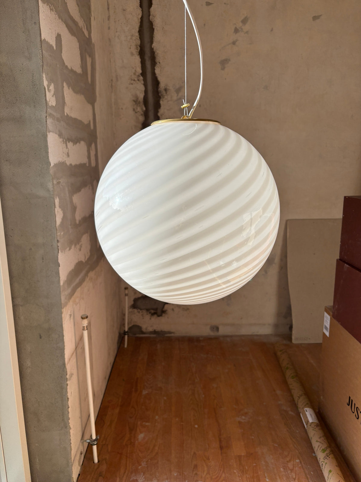 Vintage Murano pendel med hvid swirl 40 cm