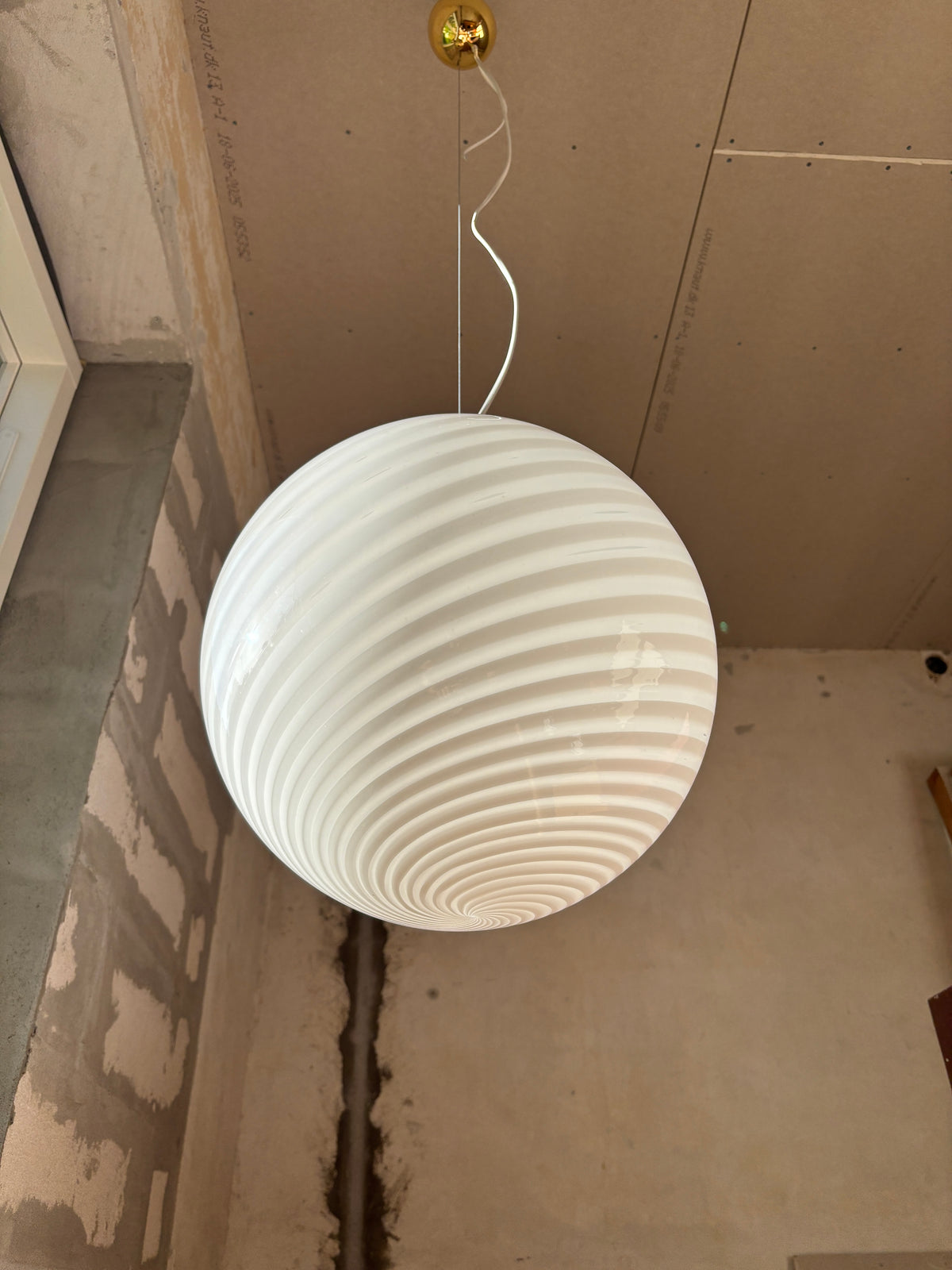 Vintage Murano pendel med hvid swirl 40 cm