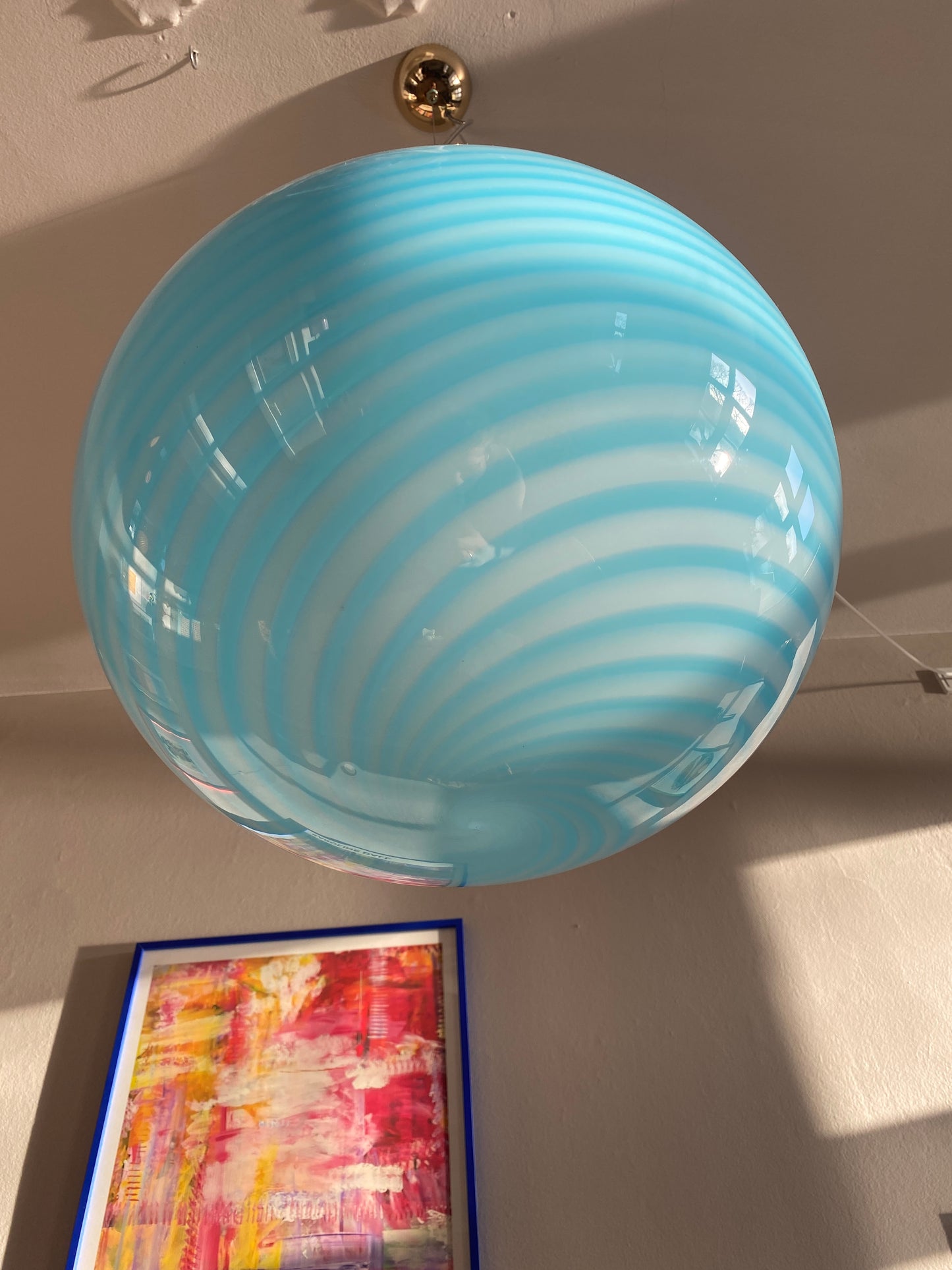 Murano loftslampe i babyblå farve med swirl rigadin i 40 cm