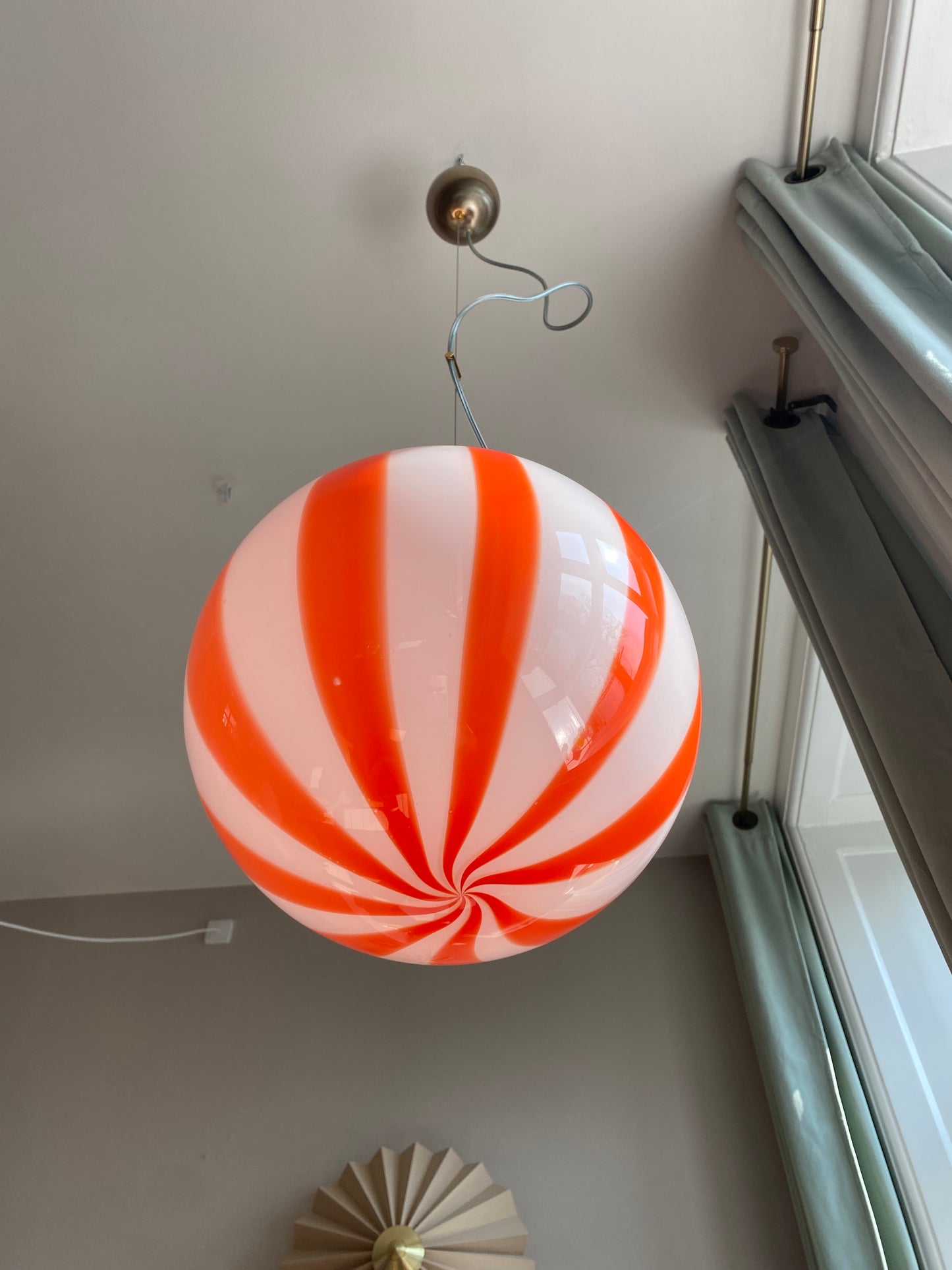 Murano loftslampe med røde vertikale striber i 30 cm